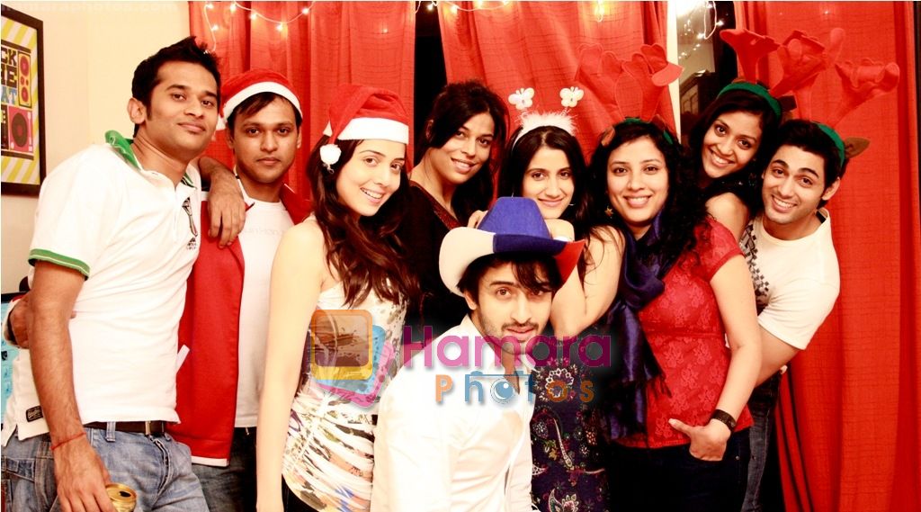 alekh, Jhanvi, Shaheer, Smilie and Ruslaan Mumtaj with friends at Smilie Suri's Christmas Party in Shaheer Sheikh's Place on 30th Dec 2010-1