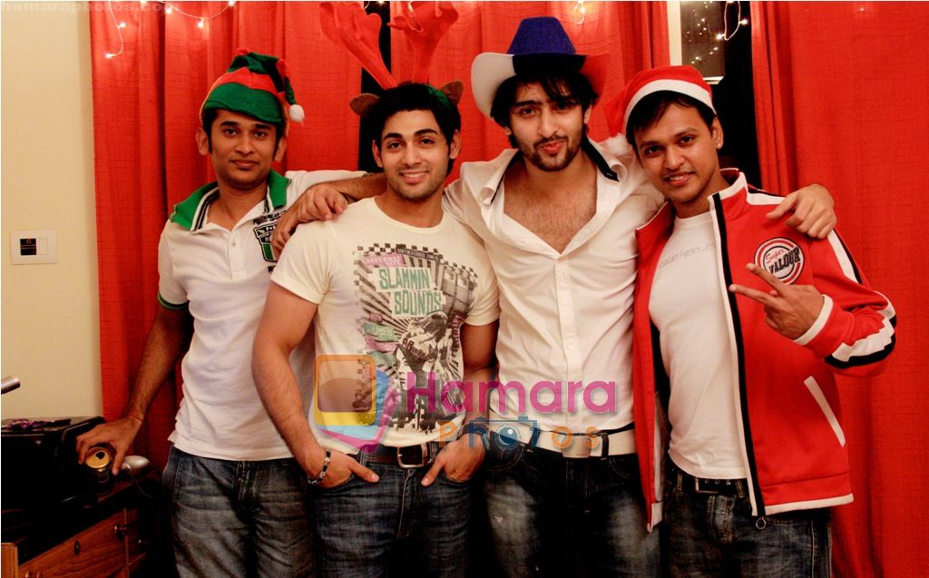 Ruslaan Mumtaz at Smilie Suri's Christmas Party in Shaheer Sheikh's Place on 30th Dec 2010-1