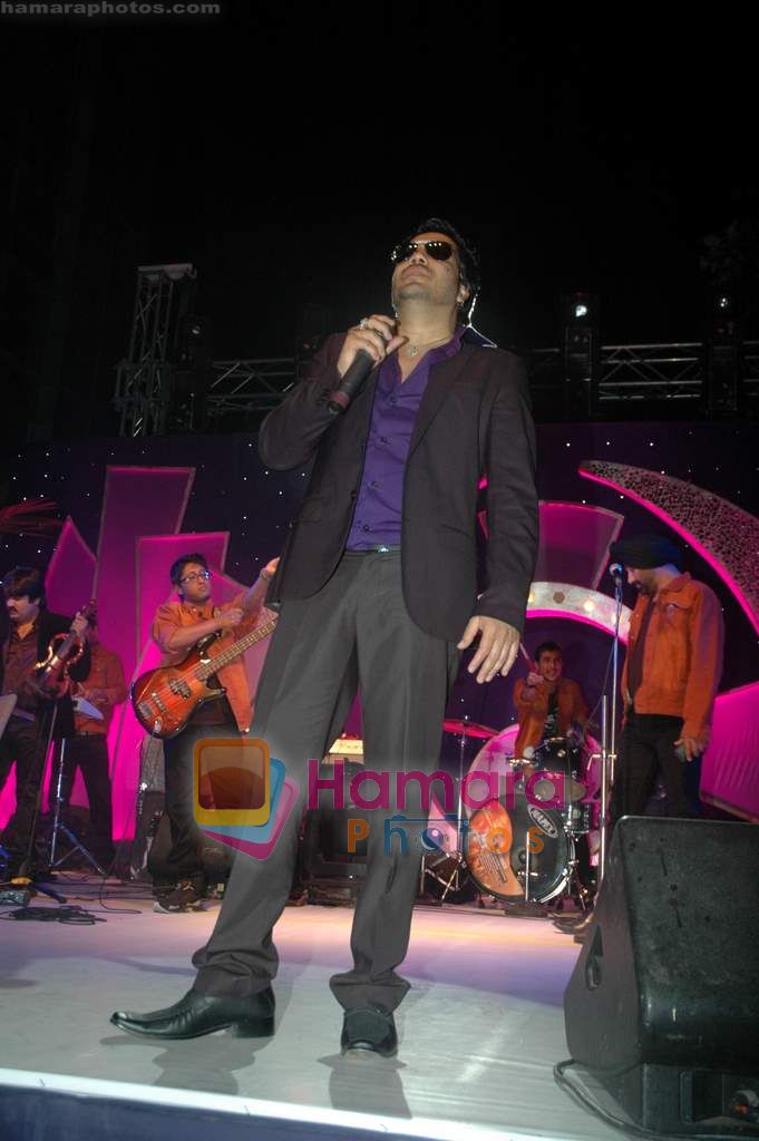 Mika Singh at Westin Hotel New Year's bash in Goregaon on 1st Jan 2011 