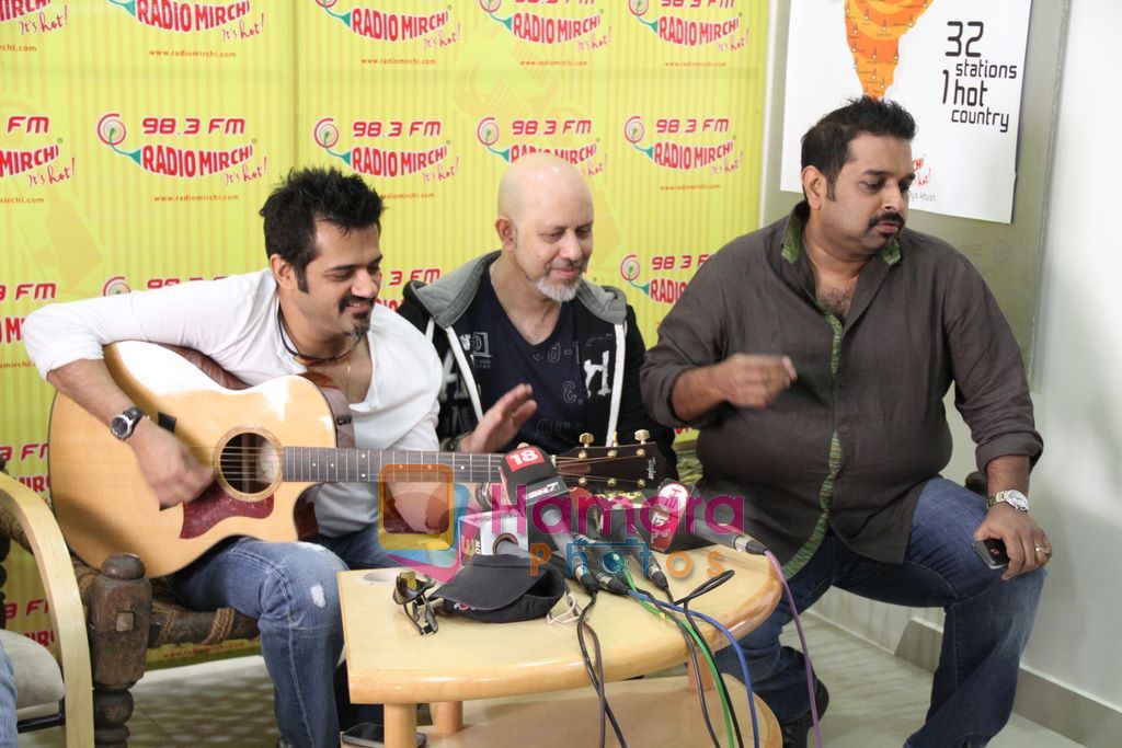 Shankar, Ehsaan, Loy unveil Patiala House music on Radio Mirchi in Mumbai on 3rd Jan 2011 