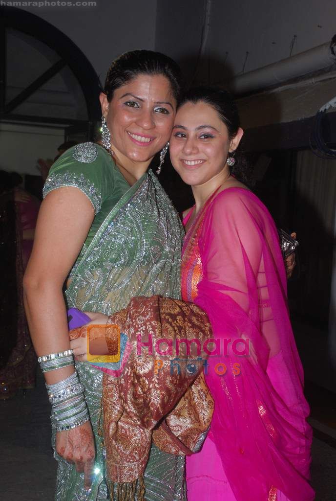at Puneet and Karisma's wedding in Mahalaxmi on 4th Jan 2011 
