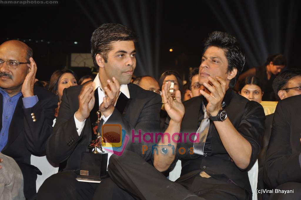 Shahrukh Khan, Karan Johar at 17th Annual Star Screen Awards 2011 on 6th Jan 2011 