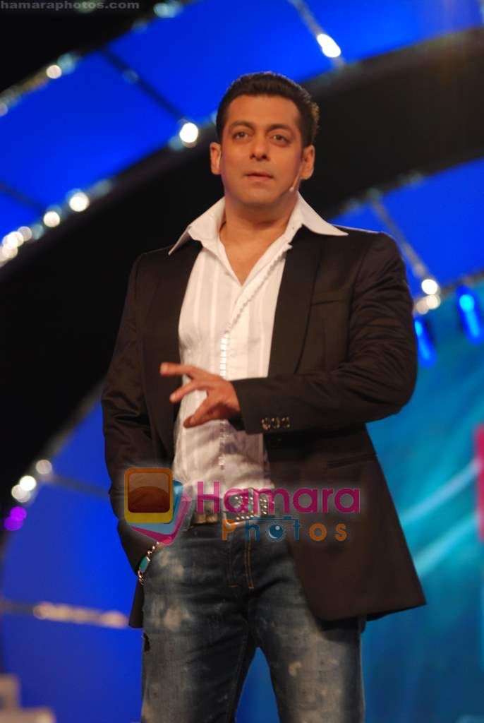 Salman Khan at Big Boss season 4 grand finale on 8th Jan 2011 