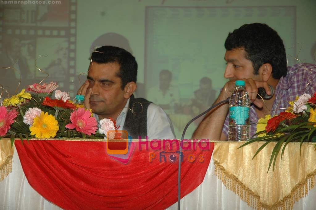Kunal Kohli at Raj Khosla foundation event in Isckon on 8th Jan 2011 