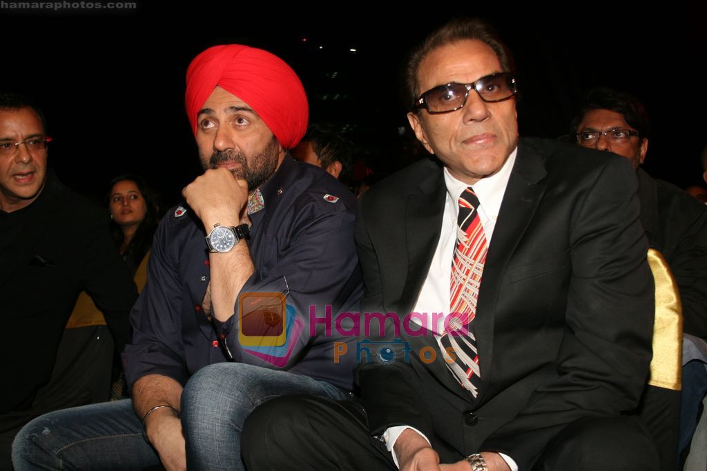 Sunny Deol at 6th Apsara Film and Television Producers Guild Awards in BKC, Mumbai on 11th Jan 2011 