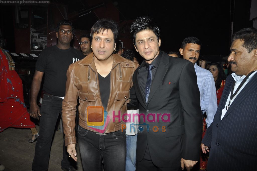 Shahrukh Khan at 6th Apsara Film and Television Producers Guild Awards in BKC, Mumbai on 11th Jan 2011 