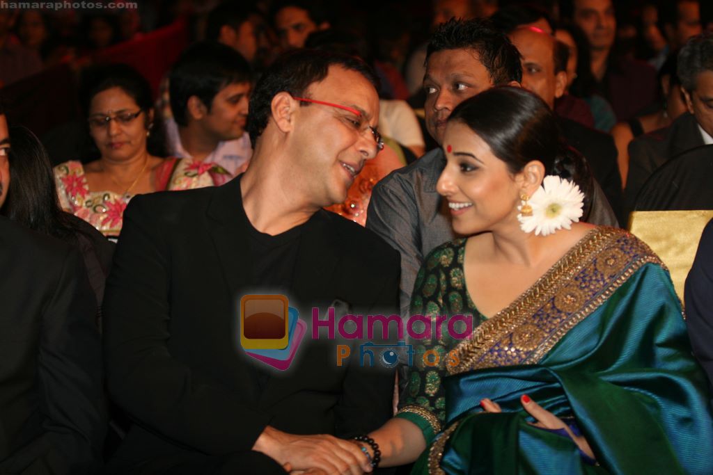 Vidya Balan at 6th Apsara Film and Television Producers Guild Awards in BKC, Mumbai on 11th Jan 2011 