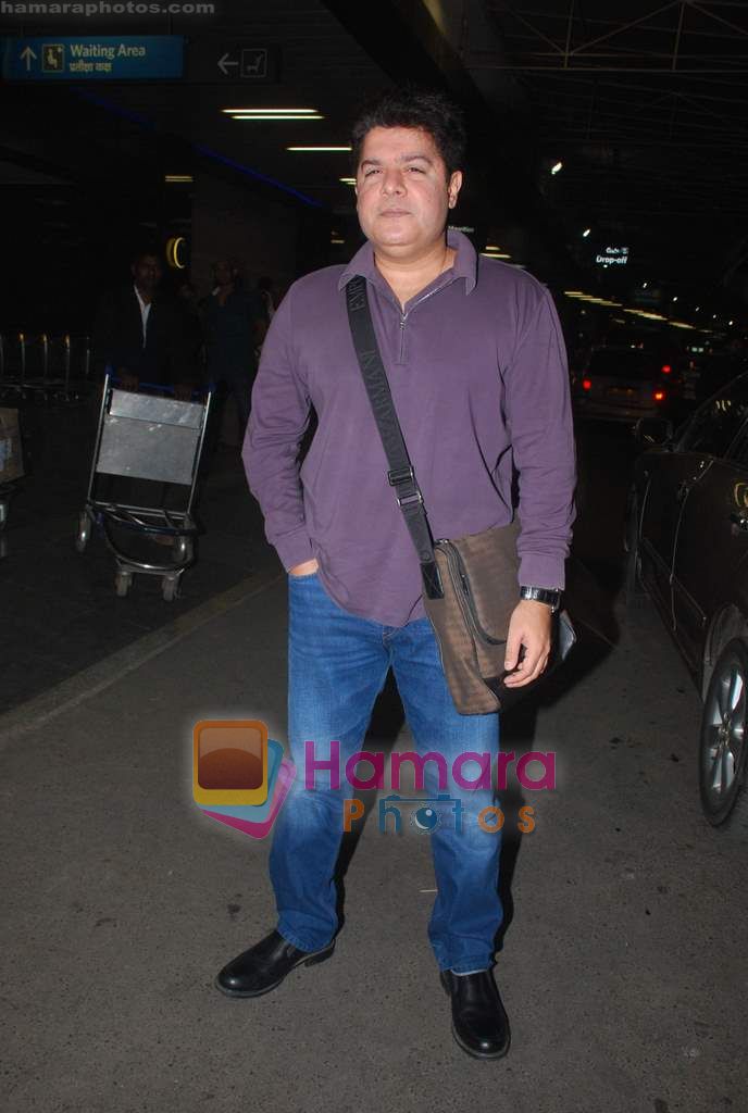 Sajid Khan leave for Zee Awards in Singapore in Mumbai Airport on 12th Jan 2011 