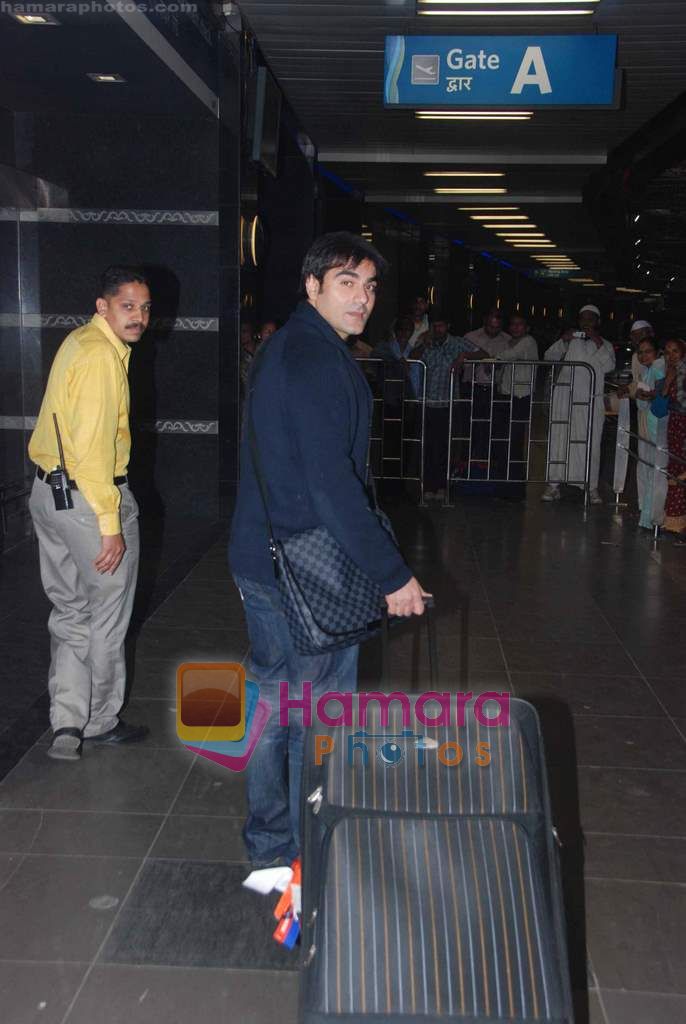Arbaaz Khan leave for Singapore in International Airport, Mumbai on 13th Jan 2011 
