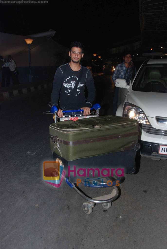 Sharman Joshi leave for Singapore in International Airport, Mumbai on 13th Jan 2011 