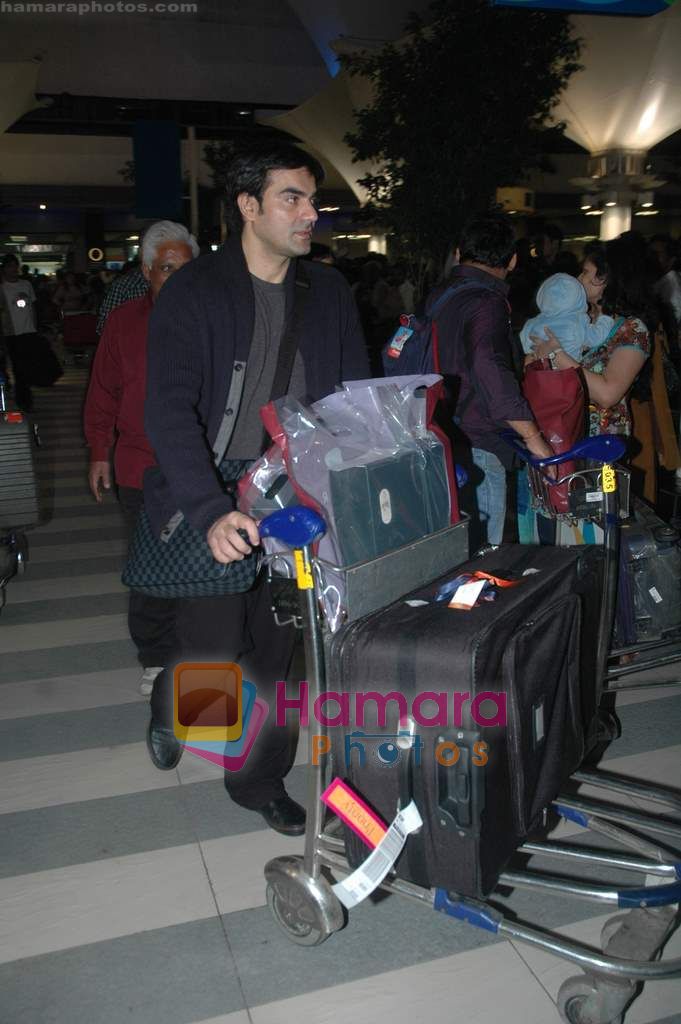 Arbaaz Khan arrive from Singapore in Airport on 11th Jan 2011 