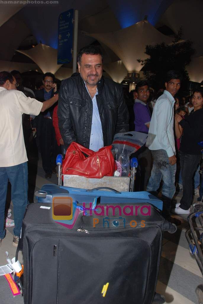 Boman Irani arrive from Singapore in Airport on 11th Jan 2011 