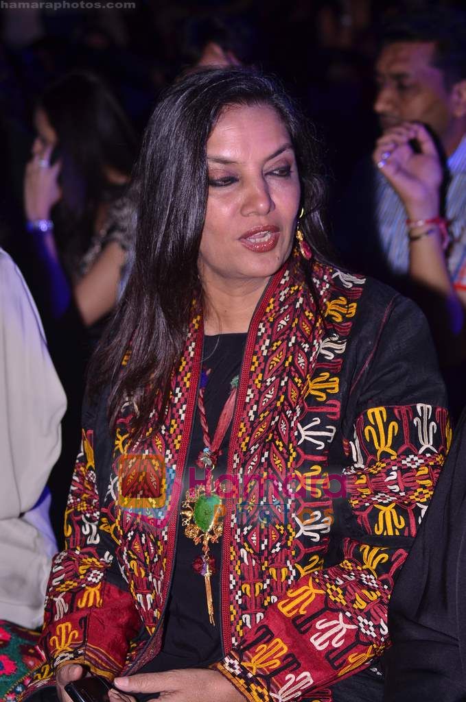 Shabana Azmi at Manish Malhotra show for Chivas Studio in Mahalaxmi Race Course on 15th Jan 2011 