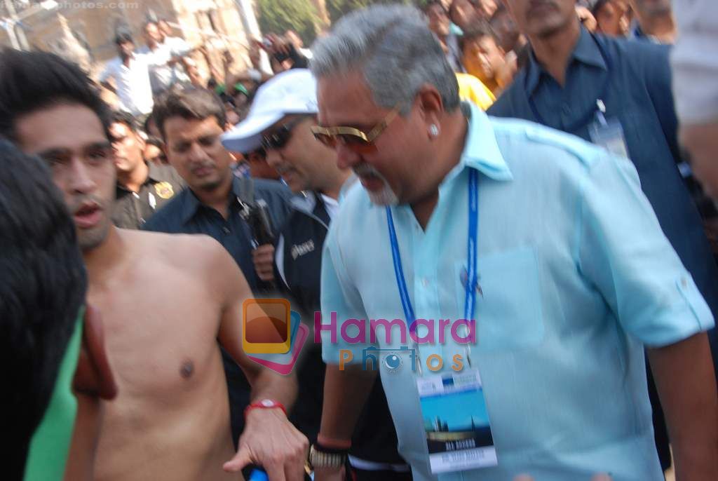 Siddharth Mallya at Standard Chartered Mumbai Marathon 2011 in Mumbai on 16th Jan 2011 