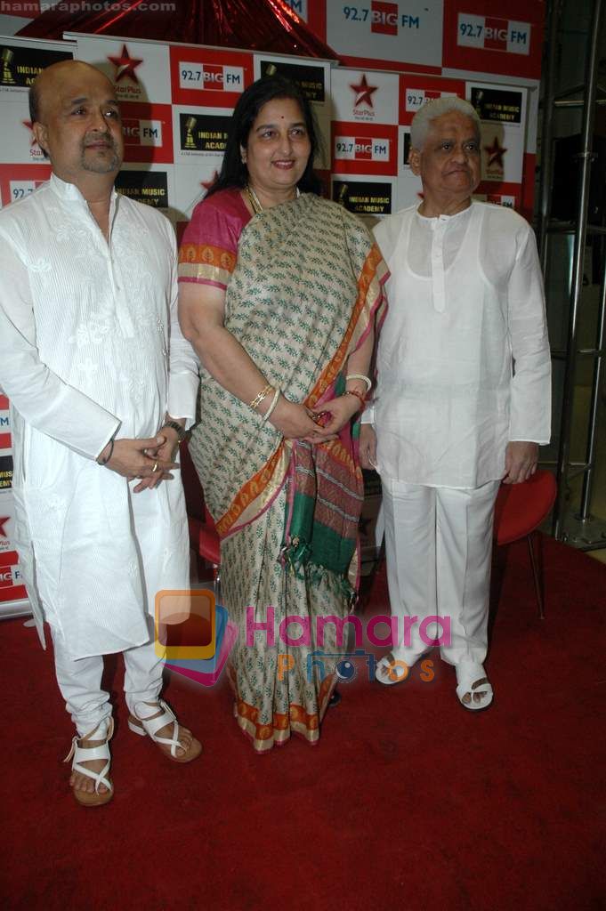 Pyarelal, Anuradha Paudwal, Sameer at IMA press meet in Big FM on 17th Jan 2011 