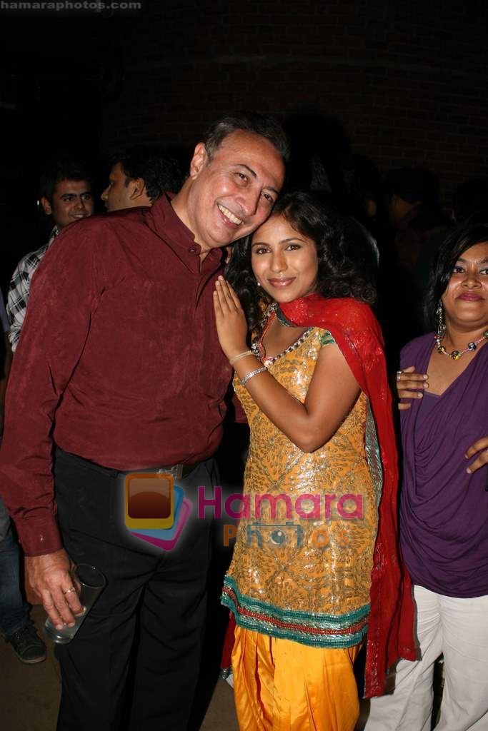 Anang Desai, Vibha Anand at Zee Tv's Sanskar Laxmi opening show bash in Marimba Lounge on 17th Jan 2011 