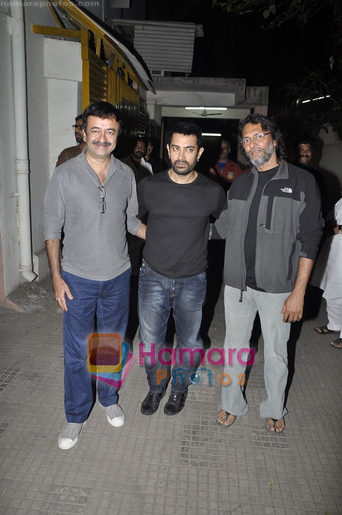 Rajkumar Hirani, Aamir Khan, Rakeysh Omprakash Mehra at Dhobi ghat Screening in Ketnav, Mumbai on 20th an 2011 