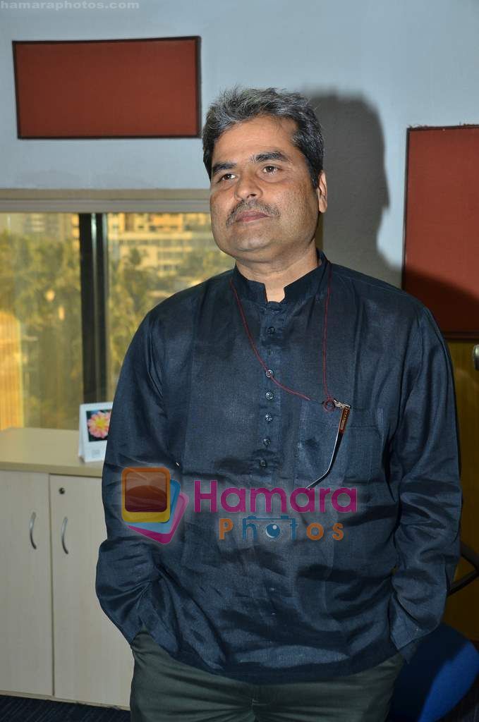 Vishal Bharadwaj promotes 7 Khoon Maaf with Radiocity in Bandra on 21st Jan 2011 