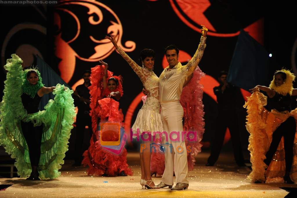 Sandip Soparkar at Ahmedabad show of Shyamal and Bhumika on 21st Jan 2011 