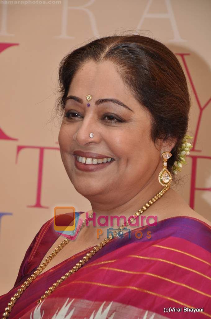 Kiron Kher at Mickey Contractor MAC bash in Four Seasons on 22nd Jan 2011 