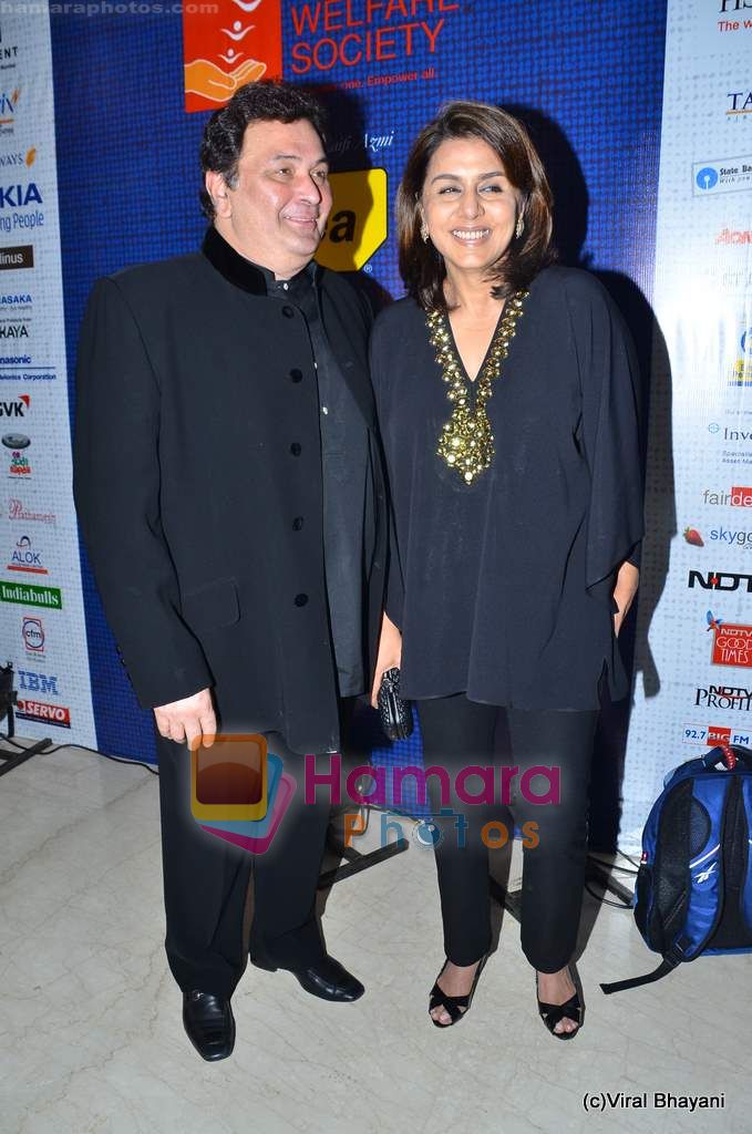 Neetu Singh, Rishi Kapoor at Mijwan show in Trident, Bandra on 23rd Jan 2011 