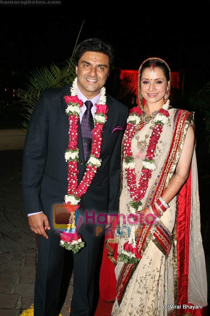 Neelam Kothari, Sameer Soni at Sameer-Neelam wedding in Taj Land's End on 23rd Jan 2011 