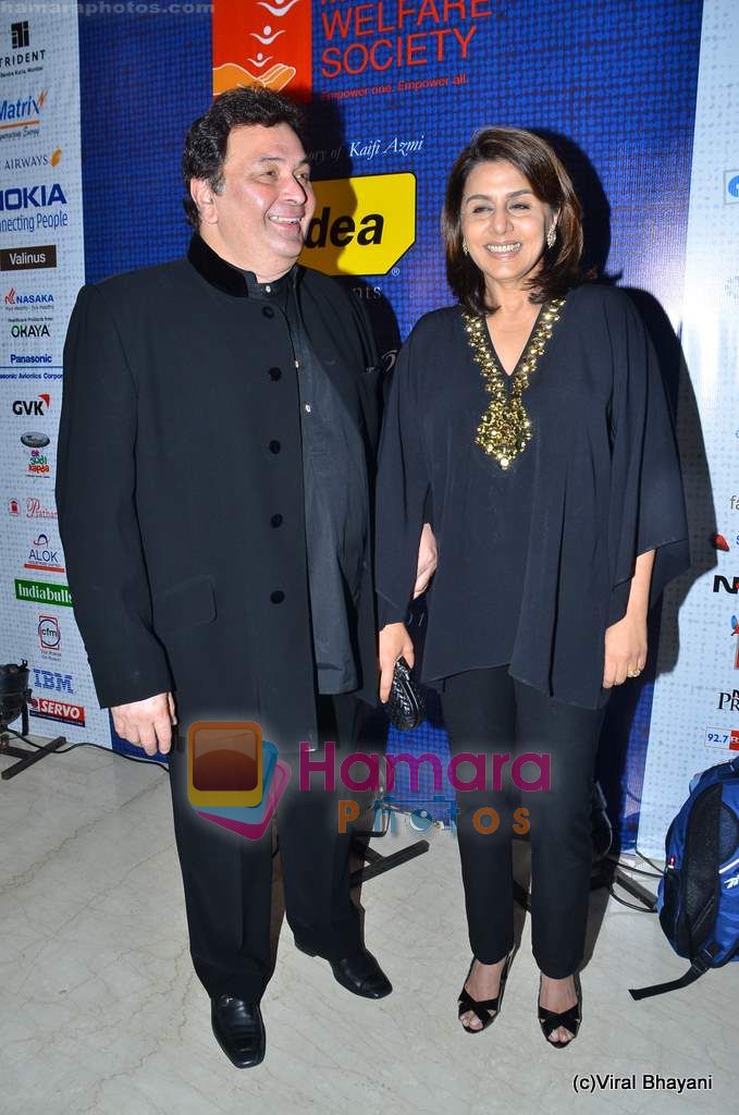 Neetu Singh, Rishi Kapoor at Mijwan show in Trident, Bandra on 23rd Jan 2011 