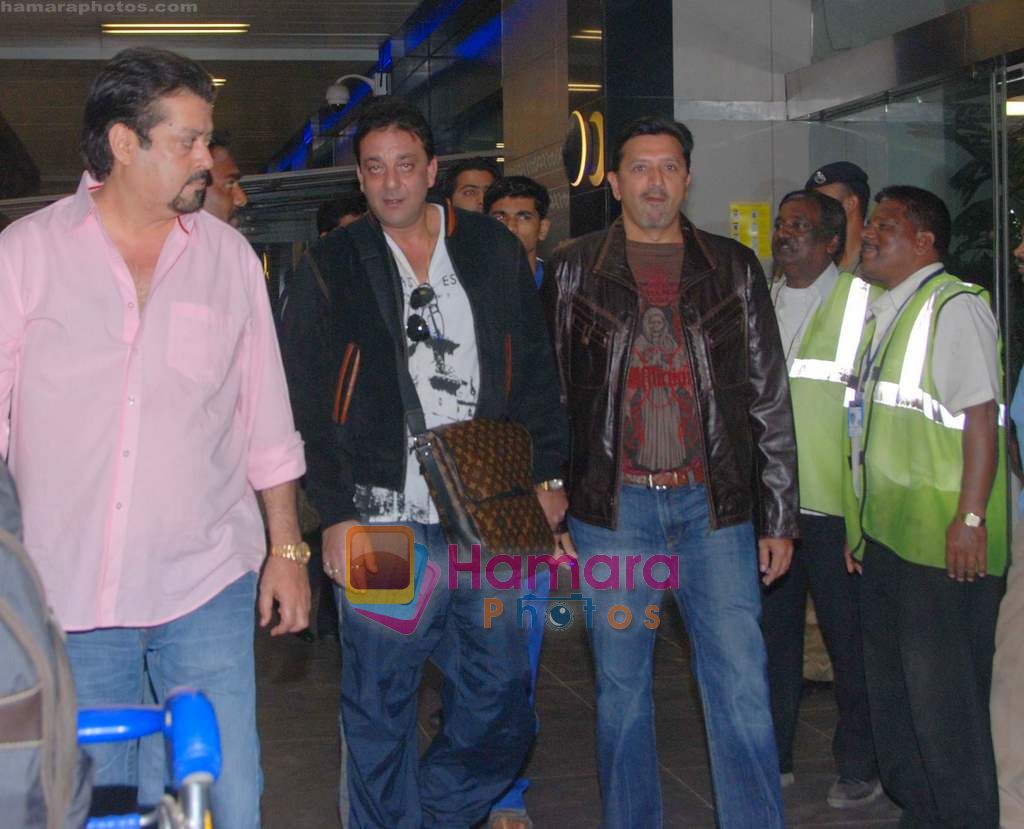 Sanjay Dutt returns from Bangkok in Airport on 24th Jan 2011