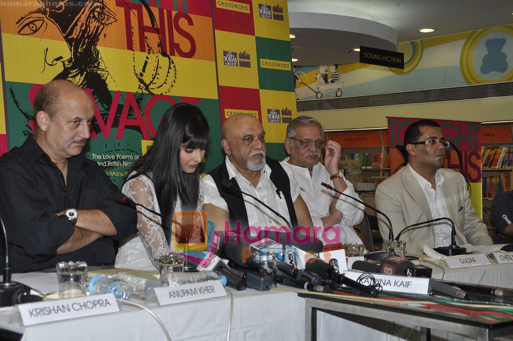 Anupam Kher, Katrina Kaif, Pritish Nandy, Gulzar, Chetan Bhagat at Tonite This Savage Rite book launch in Crossword, Mumbai on 27th Jan 2011 