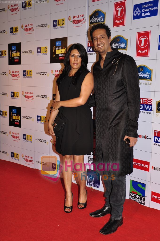 at Radio Mirchi music Awards 2011 in BKC, Mumbai on 27th Jan 2011 