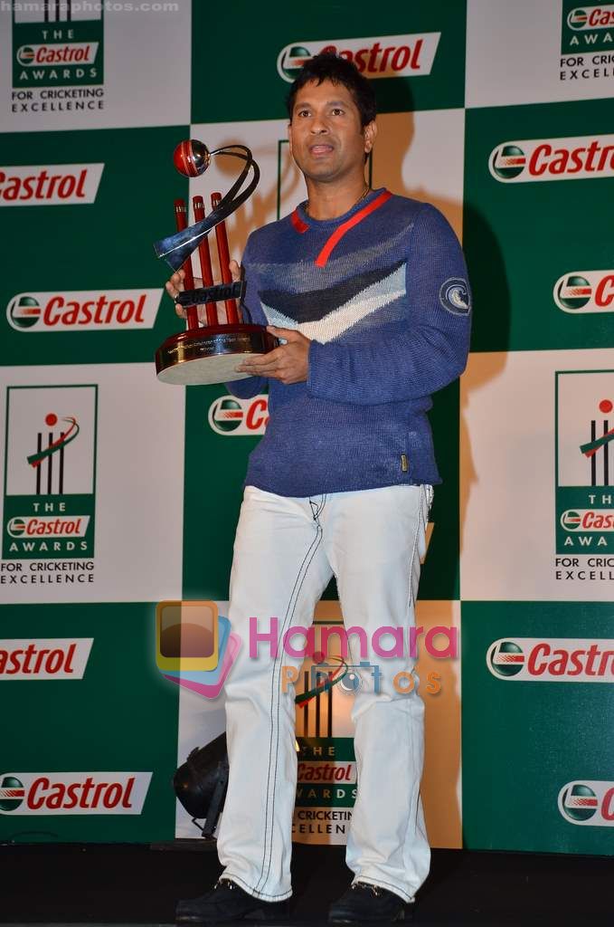 Sachin Tendulkar at Castrol Cricket Awards in Grand Hyatt, Mumbai on 28th Jan 2011 