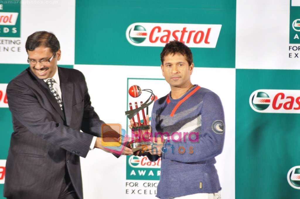 Sachin Tendulkar at Castrol Cricket Awards in Grand Hyatt, Mumbai on 28th Jan 2011 