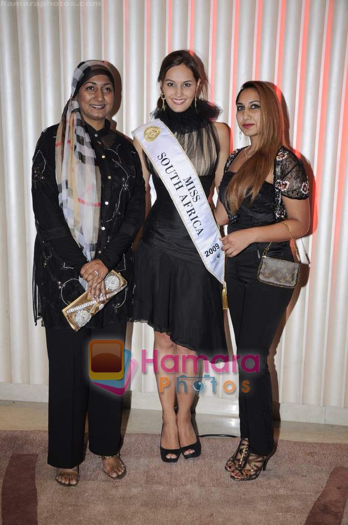 Miss South Africa Nicole Flint in India in Trident, BKC on 31st Jan 2011 