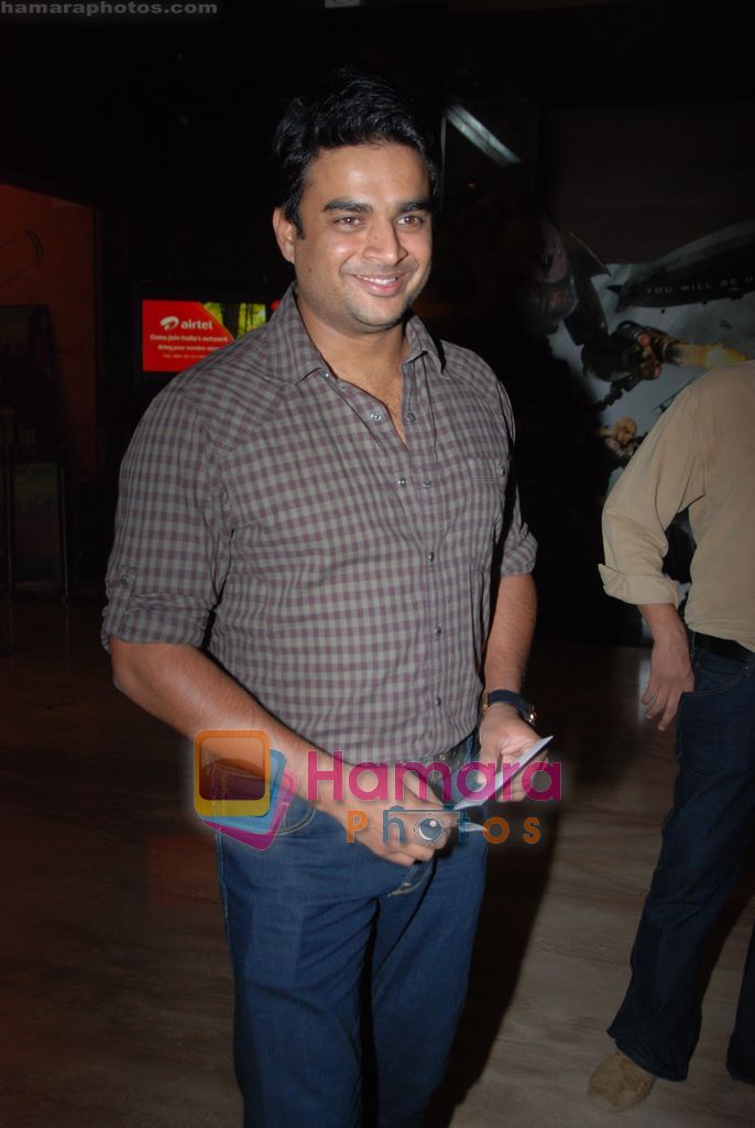 Madhavan at the Premiere of Yeh Saali Zindagi in Cinema , Mumbai on 2nd Feb 2011 