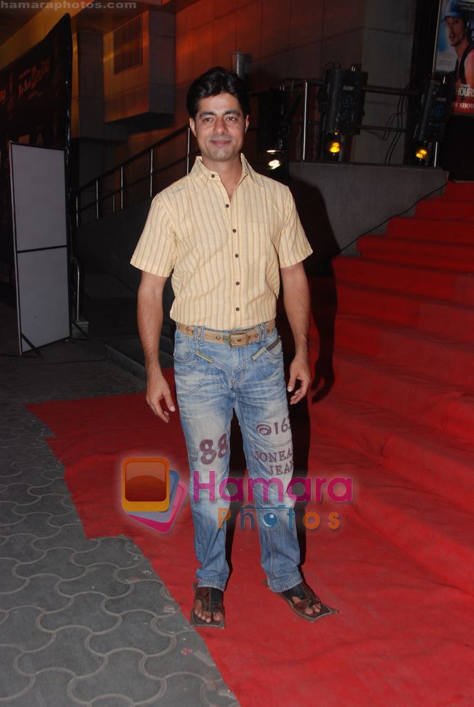 Sushant Singh at the Premiere of Yeh Saali Zindagi in Cinema , Mumbai on 2nd Feb 2011 