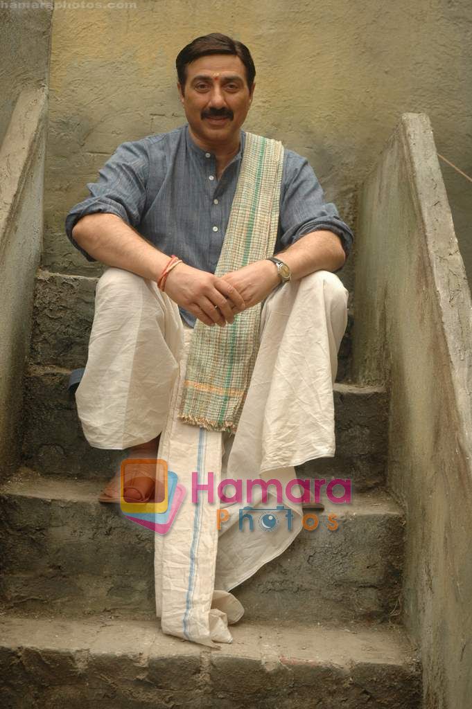 Sunny Deol look for Mohalla 80, a film by Dr. Chandraprakash Dwivedi in Filmistan on 4th Feb 2011 