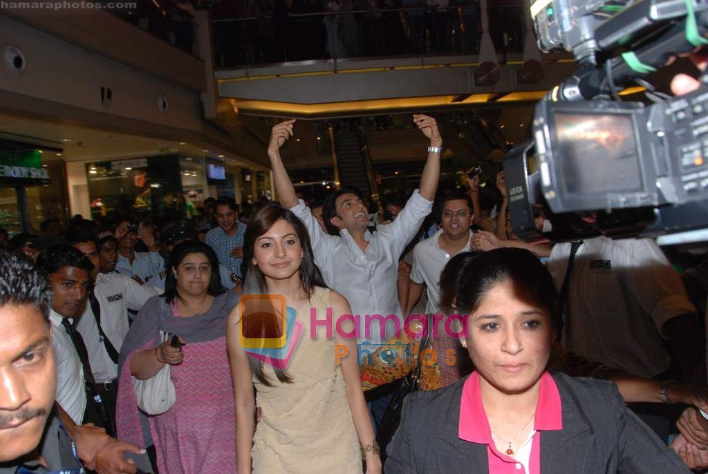 Anushka Sharma, Ranveer Singh at Band Baaja Baaraat DVD launch in Korum Mall, Thane, Mumbai on 5th Feb 2011 