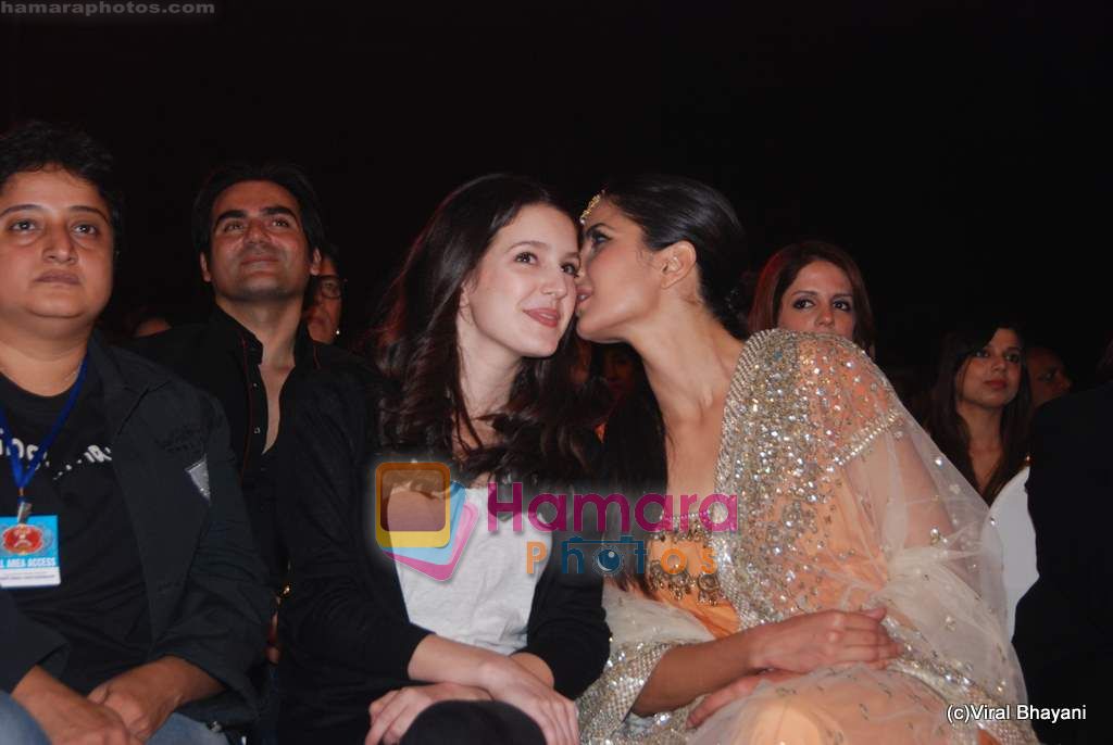 Katrina Kaif at Stardust Awards 2011 in Mumbai on 6th Feb 2011 ~2