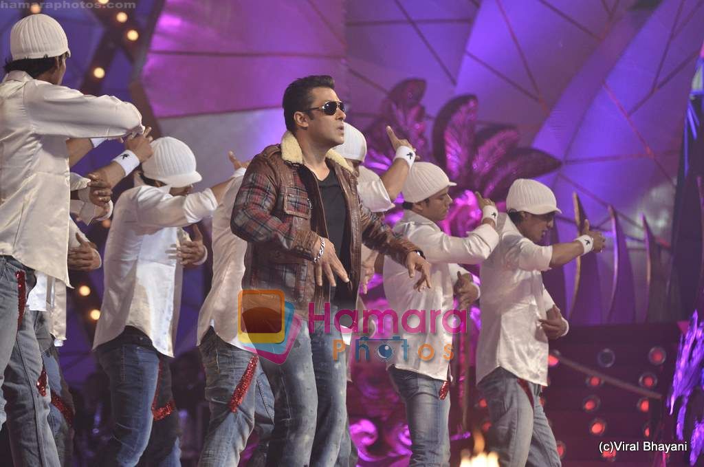 Salman Khan at Stardust Awards 2011 in Mumbai on 6th Feb 2011 