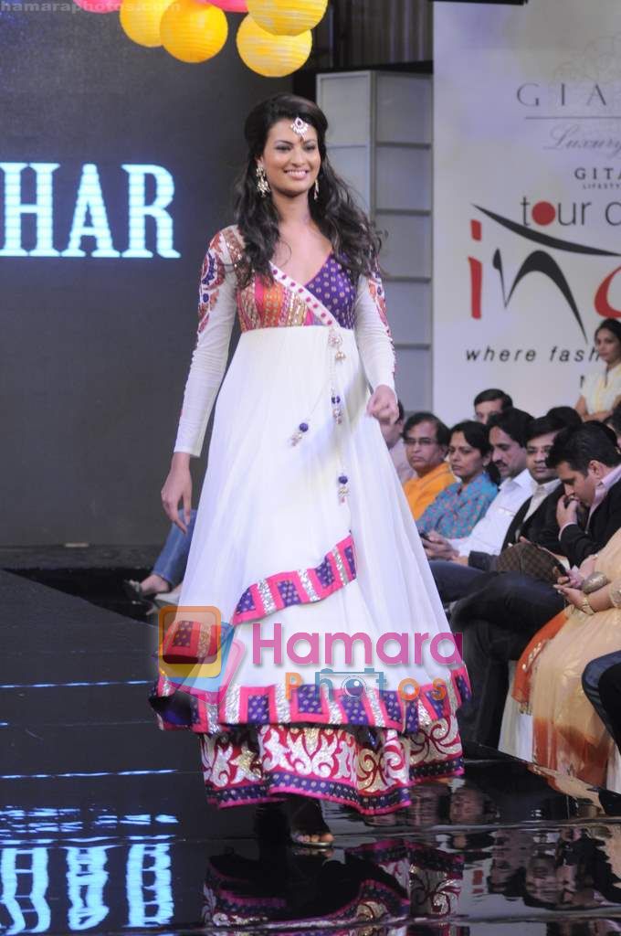 Sayali Bhagat at Gitanjali Tour De India fashion  show in Trident, Mumbai on 6th Feb 2011 