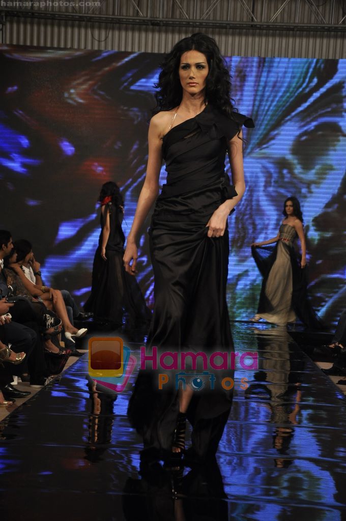 Model walk the ramp at Swapnil Shinde Show at Gitanjali Cyclothon fashion show in Trident, Bandra, mumbai on 7th Feb 2011 