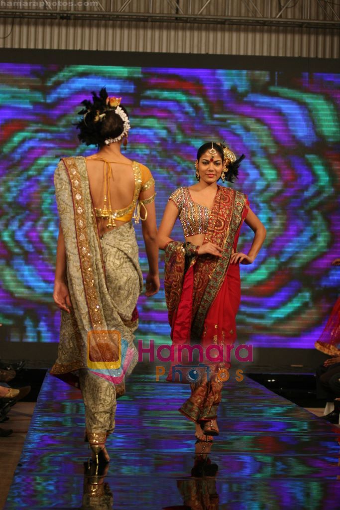 Model walk the ramp at Neeta Lulla's Fashion Show Finale at Gitanjali Cyclothon fashion show in Trident, Bandra, Mumbai on 7th Feb 2011 