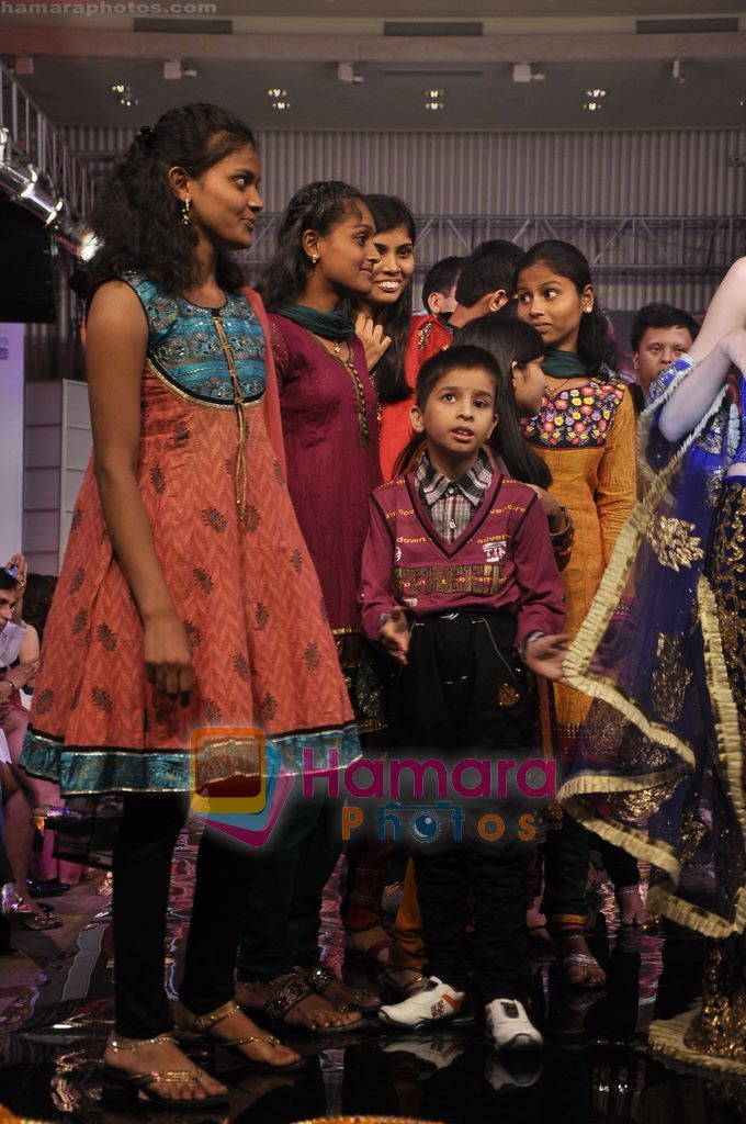 at Manali Jagtap Show at at Gitanjali Cyclothon fashion show in Trident, andra, Mumbai on 7th Feb 2011 
