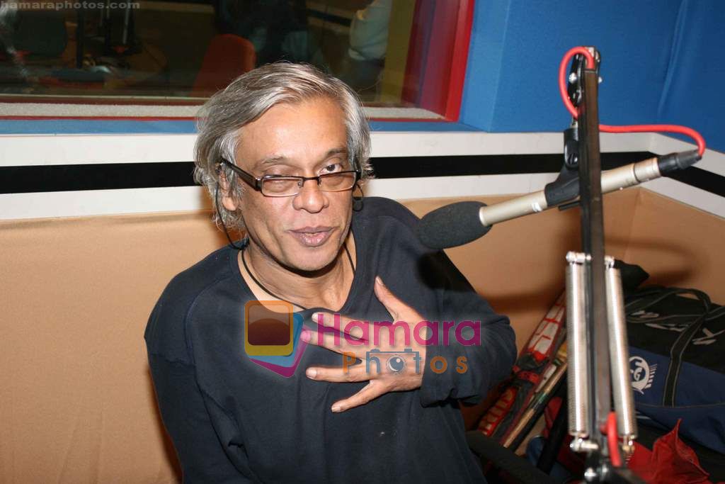 Sudhir Mishra at Yeh Saali Zindagi press meet in Red FM on 8th Feb 2011 