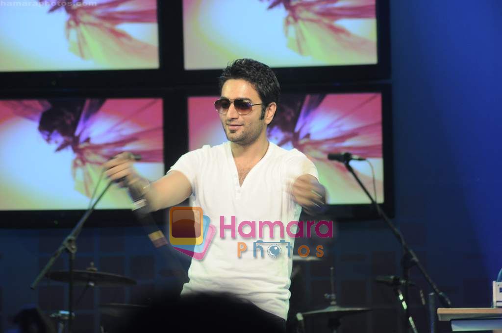 Shekhar Ravjiani online Hungama concert in Mahboob on 9th Feb 2011 
