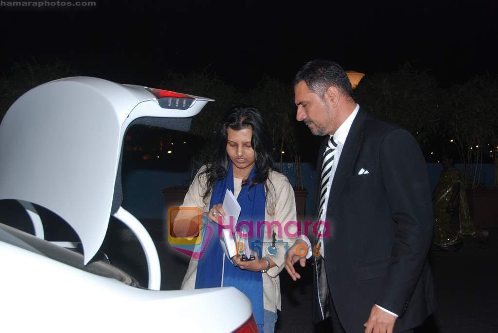 Boman Irani with Don 2 stars leave for Malaysia on 12th Feb 2011 