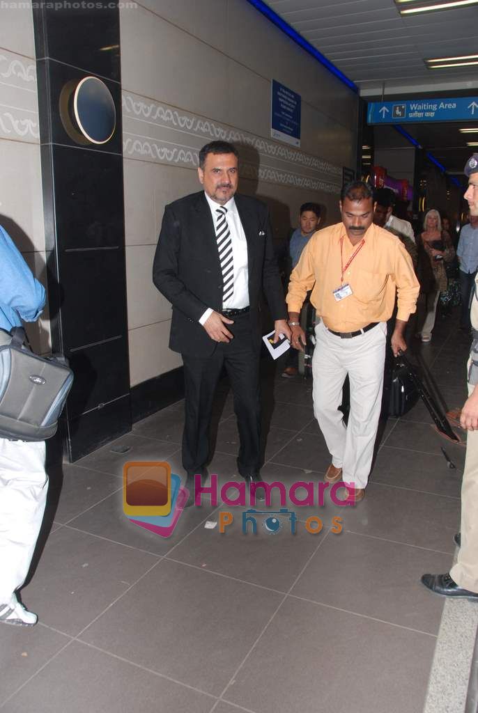 Boman Irani with Don 2 stars leave for Malaysia on 12th Feb 2011 
