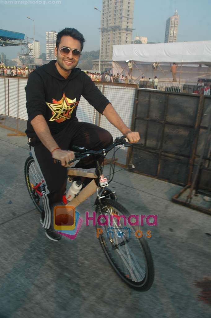 Jacky Bhagnani at Mumbai Cyclothon in Bandra, Mumbai on 13th Feb 2011 