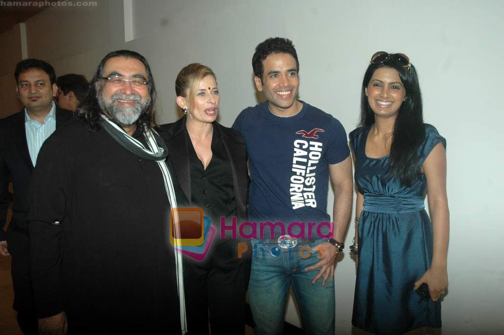 Tusshar Kapoor, Geeta Basra at Anabelle Varma's single Tumko Dekha launch in Novotel on 14th Feb 2011 