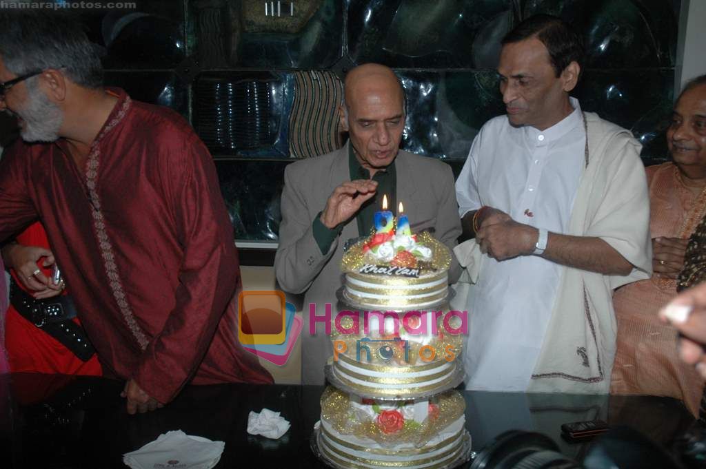 Khayyam at Khayyam's birthday bash in Time N Again on 19th Feb 2011 